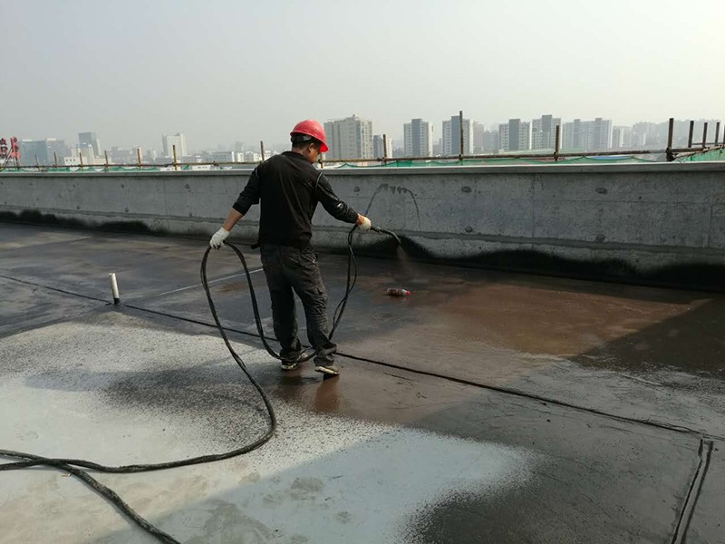金屬屋面滲漏水原因及危害有哪些？